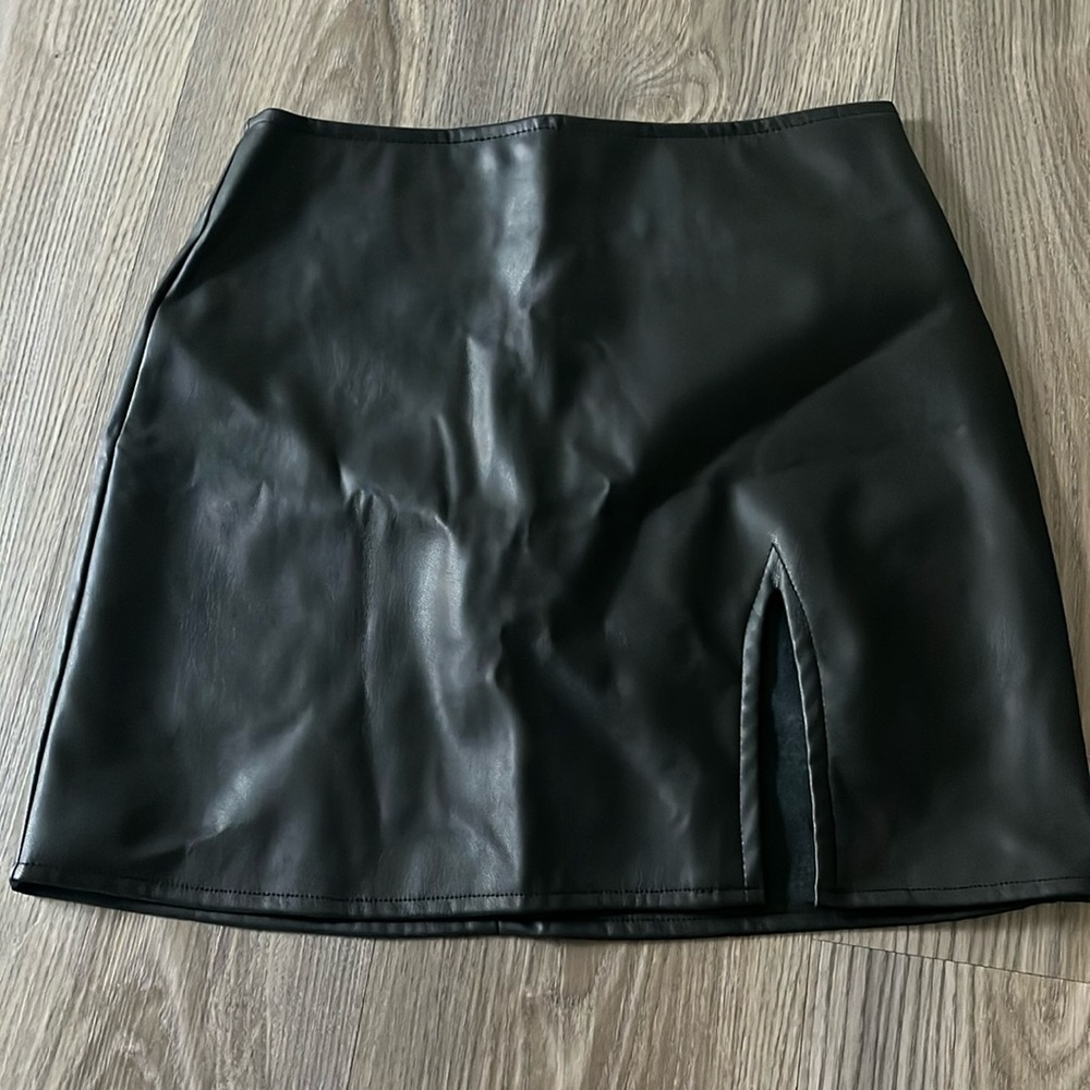 Pleather fitted skirt